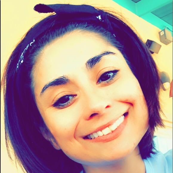 Meet your Posher, Shae - Picture 2 of 2